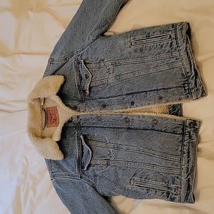 Levi Levi's denim trucker jacket with sherpa small S